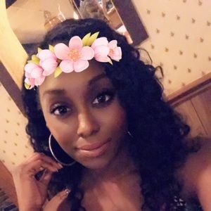 Meet your Posher, Courtney